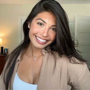 Meet your Posher, Amelia